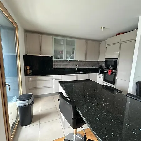 Apartmán Spacious Flat Ideal For Working Or Events